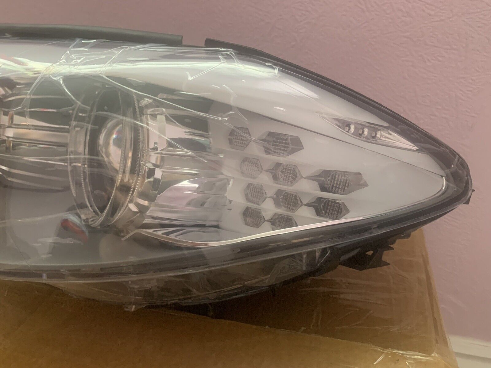 Headlight Fits BMW 5 series 528i 535i 550i 11-13 Passenger Side Halogen Lamp Clear Lens And Chrome Housing Headlight Fits BMW 5 series 528i 535i 550i 11-13 Passenger Side Halogen Lamp Clear Lens And Chrome Housing